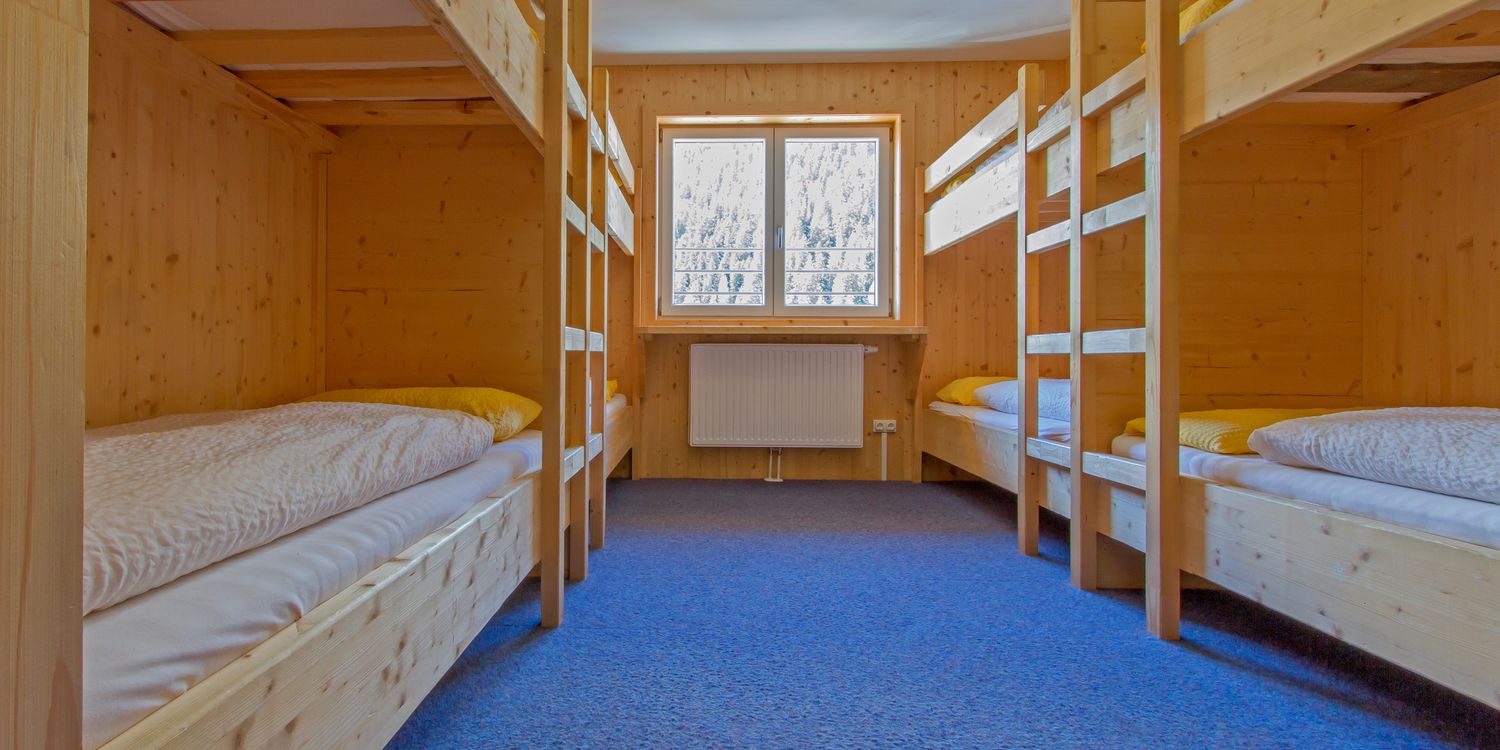 Multi-bed room for 8, 12, or 18 people